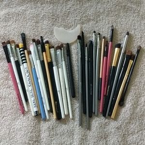 Assortment of Eye Makeup Brushes (30pcs)